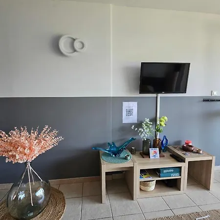 Apartment 2 Pieces Superbe Vue Clim Et Wifi Piscine Chauffee