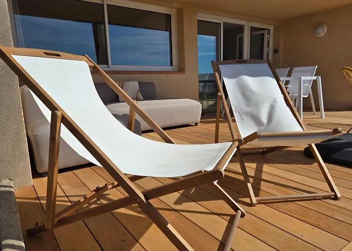 2 Pièces Superbe Vue Clim Et Wifi Piscine Chauffée *