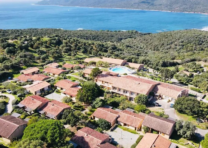 2 Pièces Superbe Vue Clim Et Wifi Piscine Chauffée *